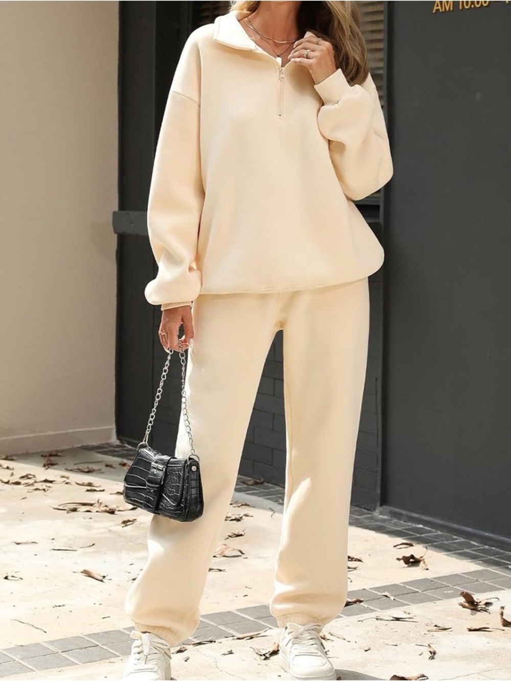 New Womens cream-colored two-piece lounge sweatshirt and pants set XL